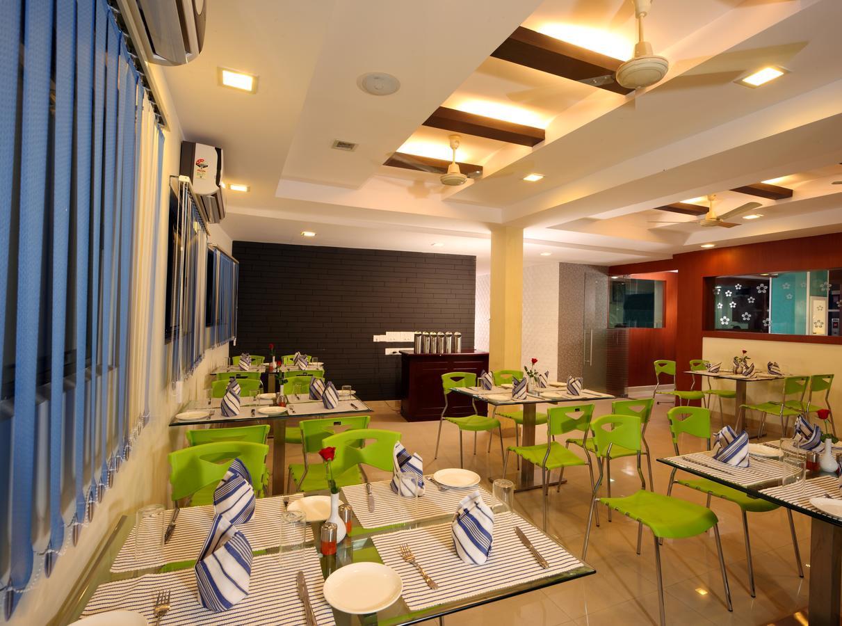 Hotel Green Dreams Kochi Exterior foto