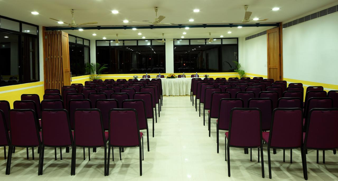 Hotel Green Dreams Kochi Exterior foto